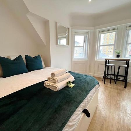 310, The Kove, West Hill Road Apartment Bournemouth Bagian luar foto