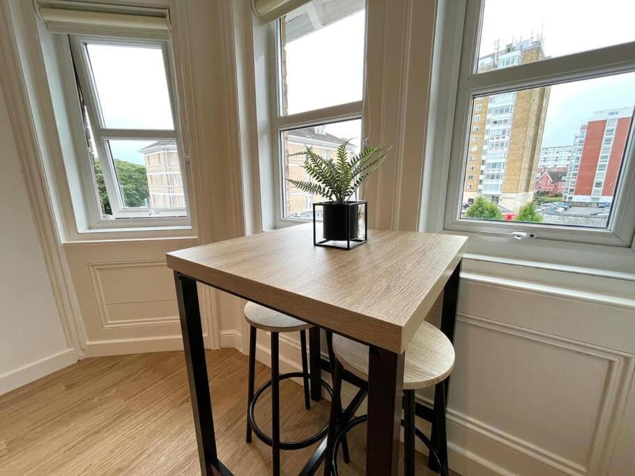 310, The Kove, West Hill Road Apartment Bournemouth Bagian luar foto